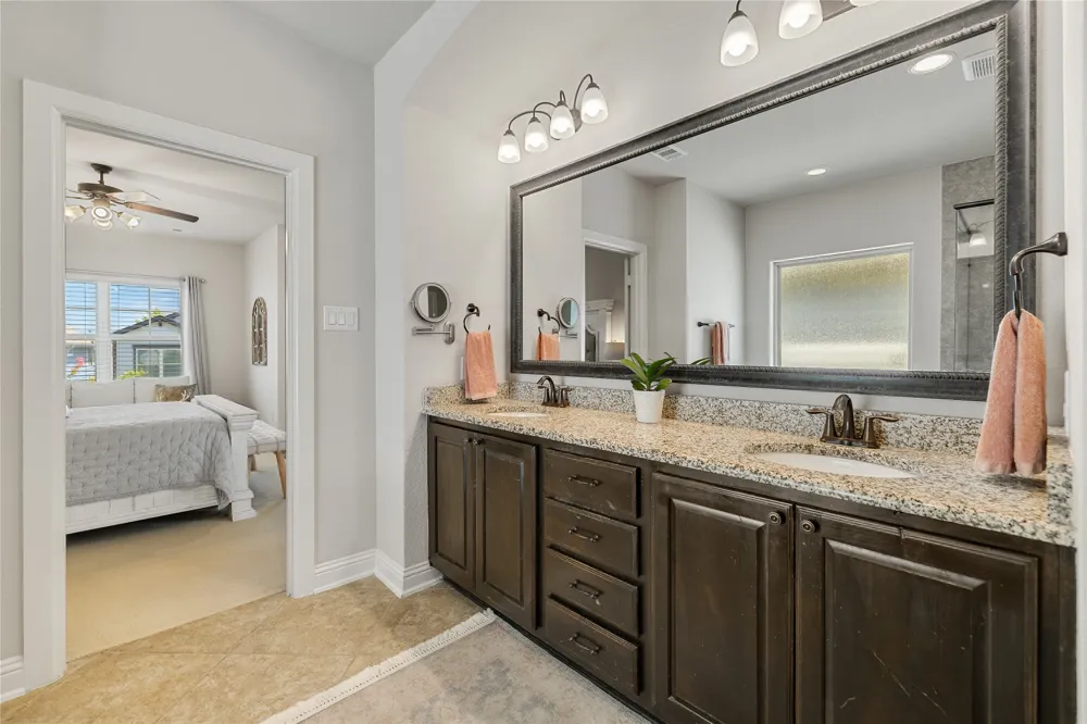 1820 Roundtree Circle W Fort Worth, TX 76008