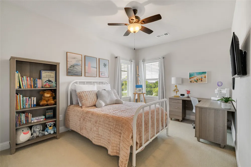 1820 Roundtree Circle W Fort Worth, TX 76008
