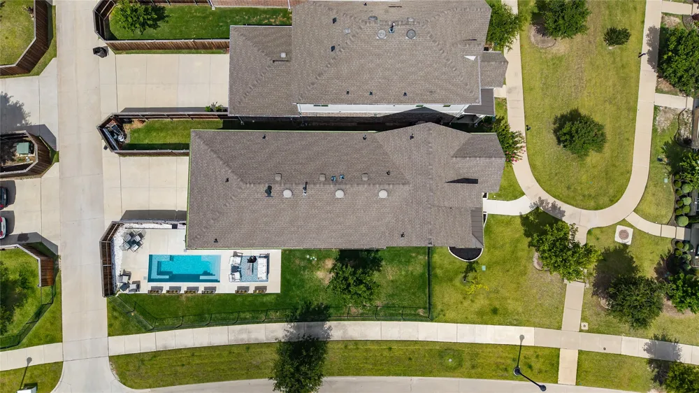1820 Roundtree Circle W Fort Worth, TX 76008