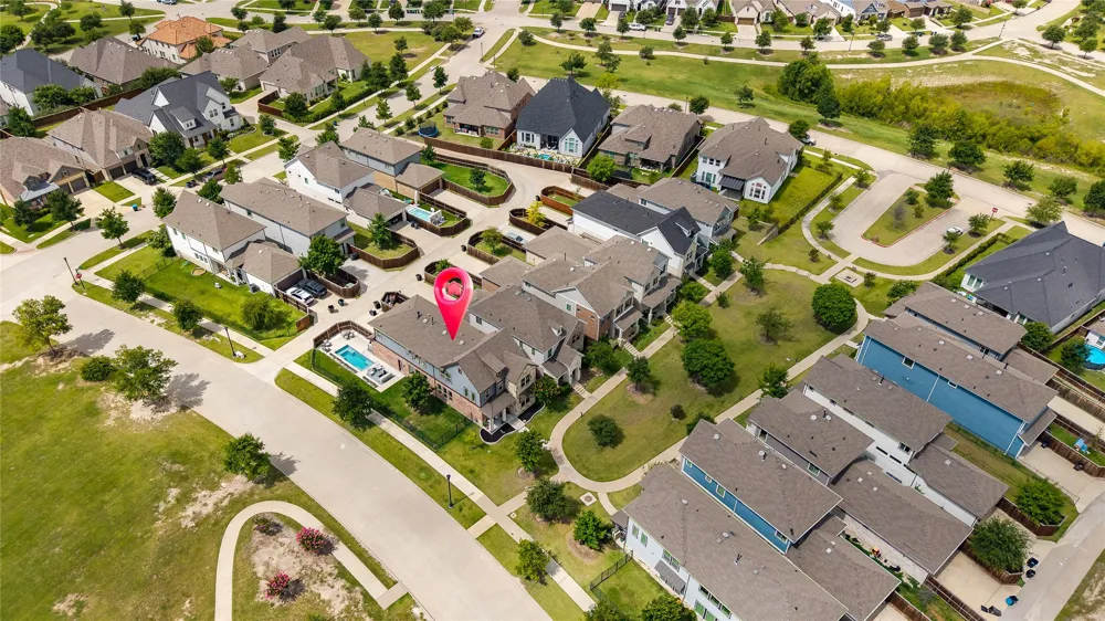 1820 Roundtree Circle W Fort Worth, TX 76008
