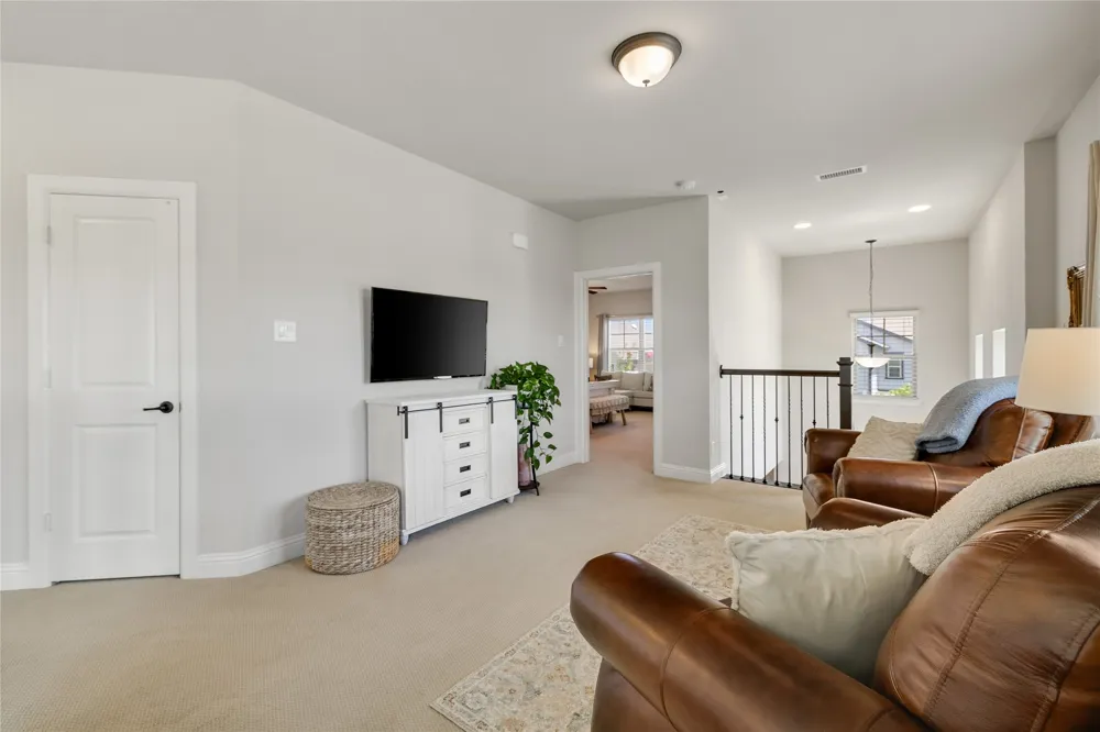 1820 Roundtree Circle W Fort Worth, TX 76008