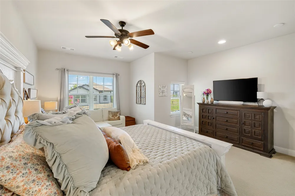 1820 Roundtree Circle W Fort Worth, TX 76008