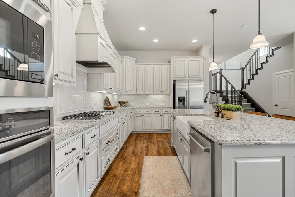 1820 Roundtree Circle W Fort Worth, TX 76008