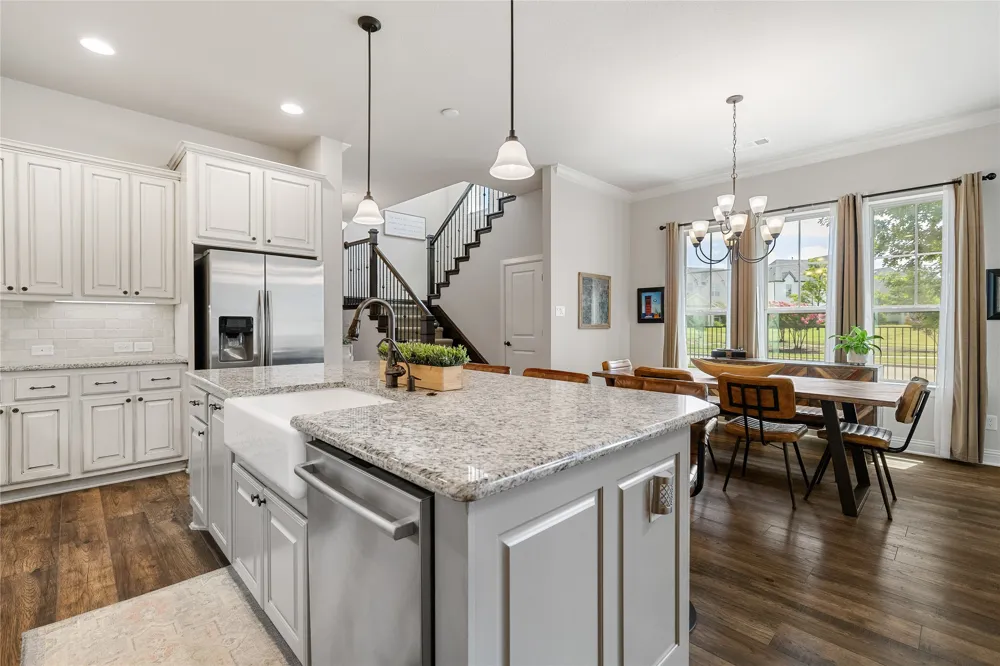 1820 Roundtree Circle W Fort Worth, TX 76008