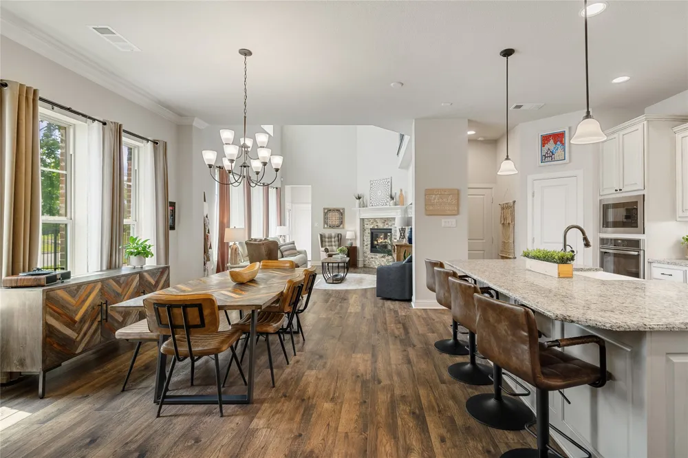 1820 Roundtree Circle W Fort Worth, TX 76008