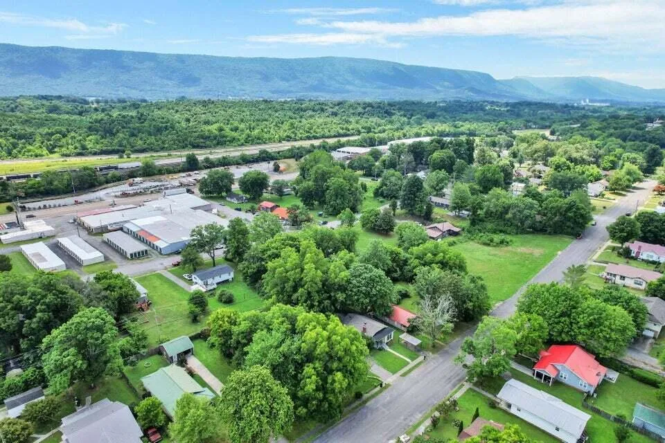 1123 Washington Avenue Etowah, TN 37331