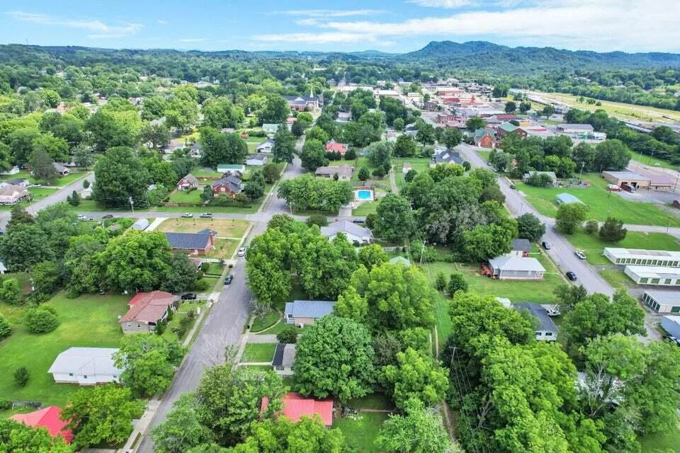 1123 Washington Avenue Etowah, TN 37331