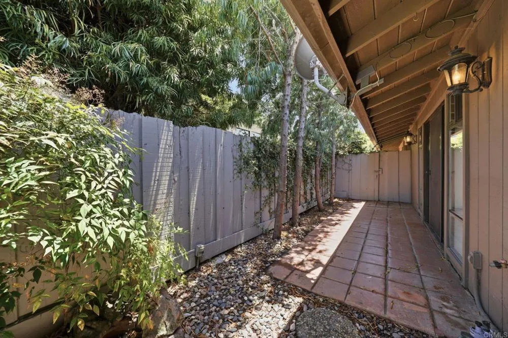 6137 Paseo Delicias Rancho Santa Fe, CA 92067