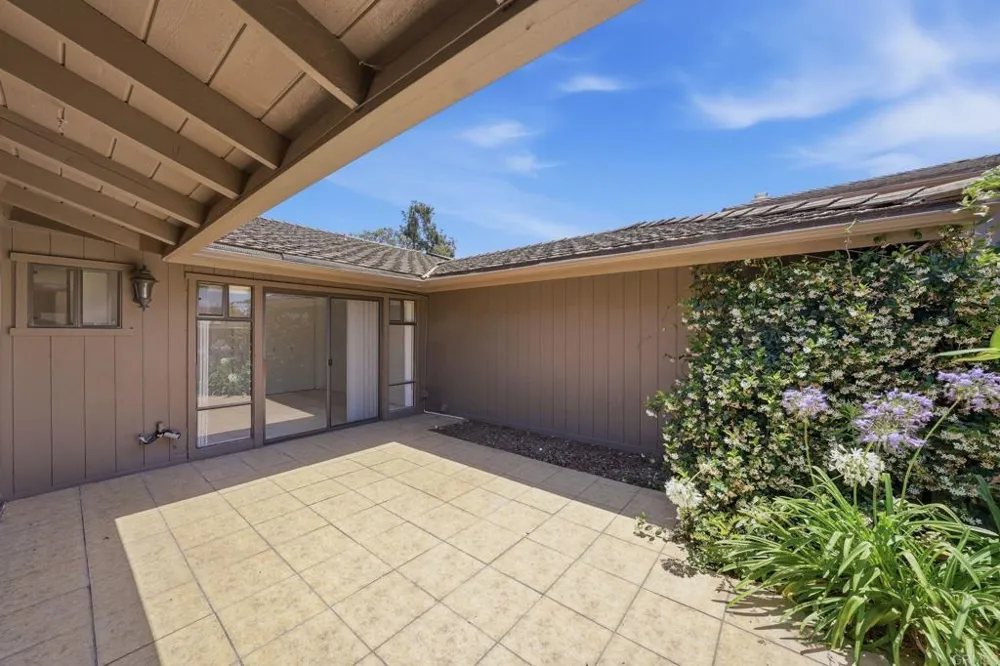 6137 Paseo Delicias Rancho Santa Fe, CA 92067