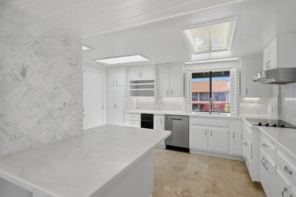 6137 Paseo Delicias Rancho Santa Fe, CA 92067