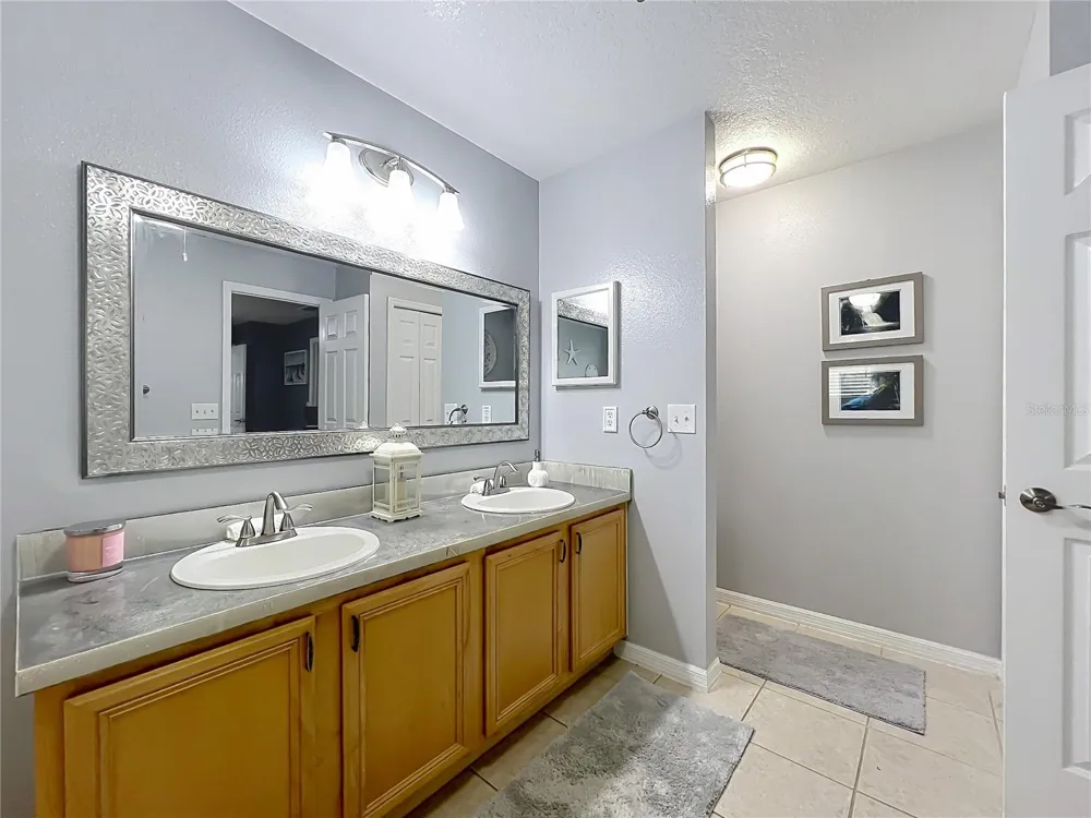 8307 LAINIE LANE Orlando, FL 32818