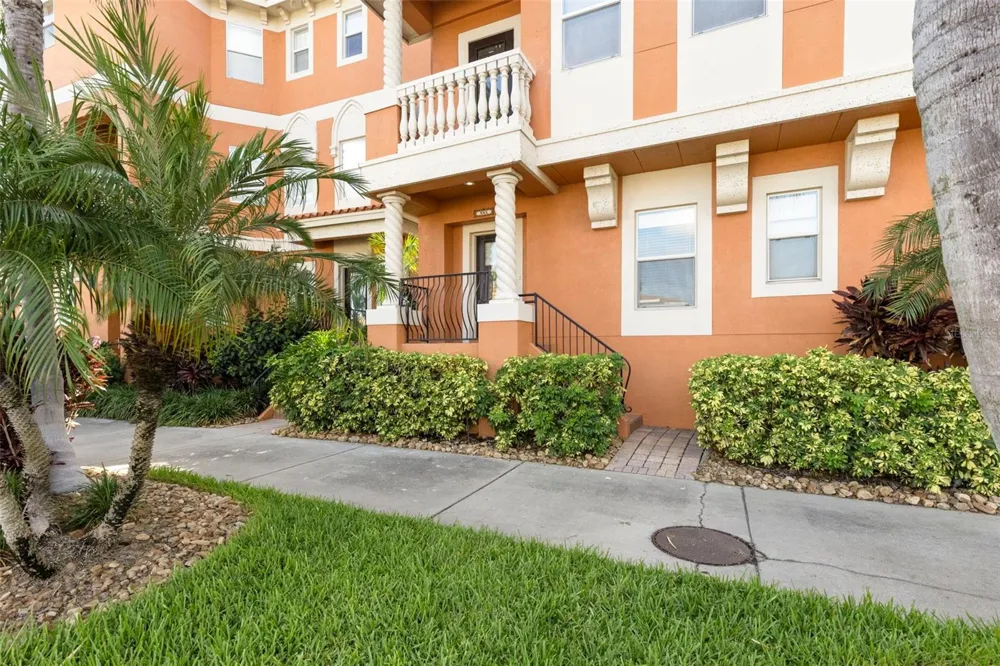 905 VILLA VENICIA WAY Tampa, FL 33606
