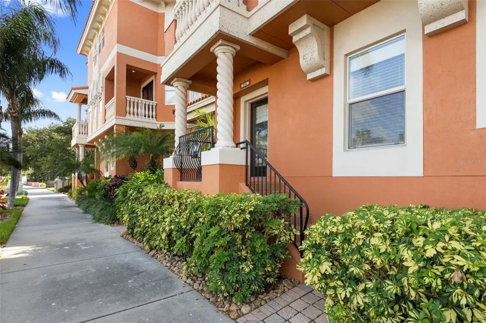 905 VILLA VENICIA WAY Tampa, FL 33606