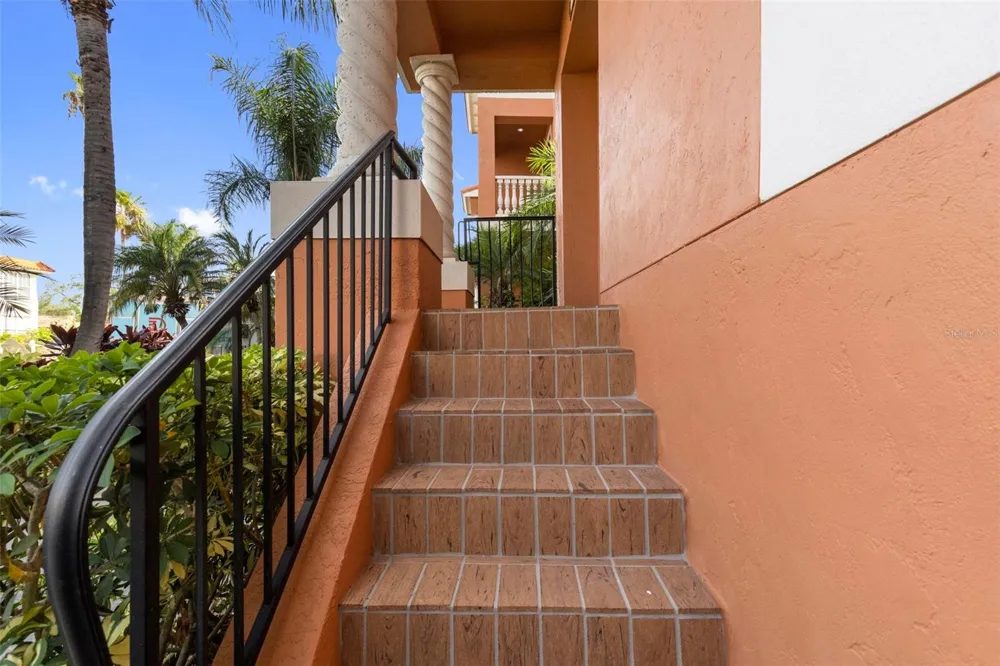 905 VILLA VENICIA WAY Tampa, FL 33606
