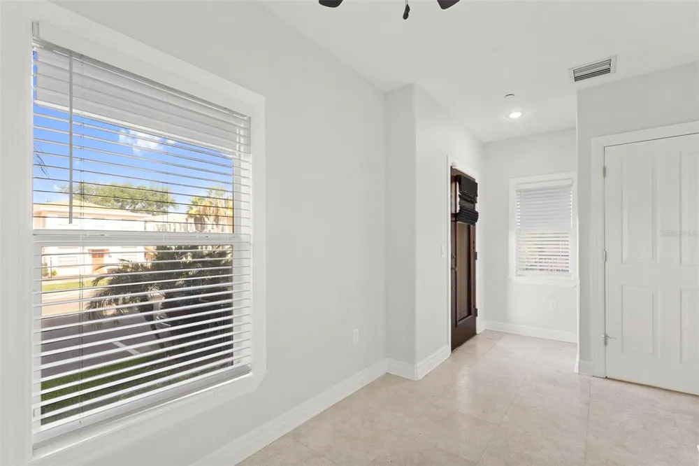 905 VILLA VENICIA WAY Tampa, FL 33606