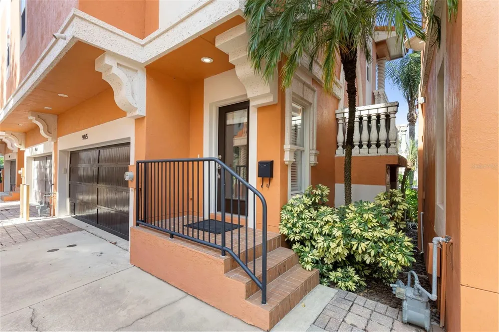 905 VILLA VENICIA WAY Tampa, FL 33606