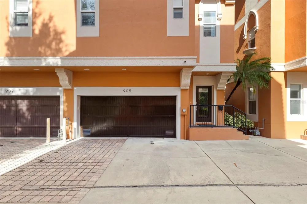 905 VILLA VENICIA WAY Tampa, FL 33606