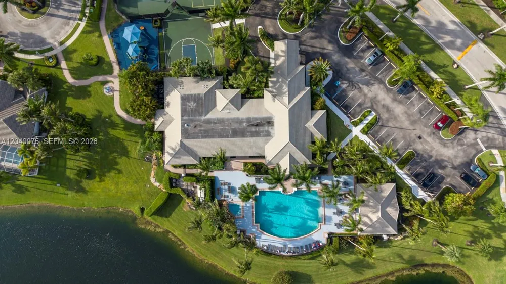 19700 Dinner Key Dr Boca Raton, FL 33498
