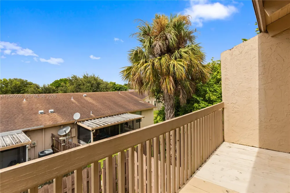 8021 SW 21st Ct Davie, FL 33324