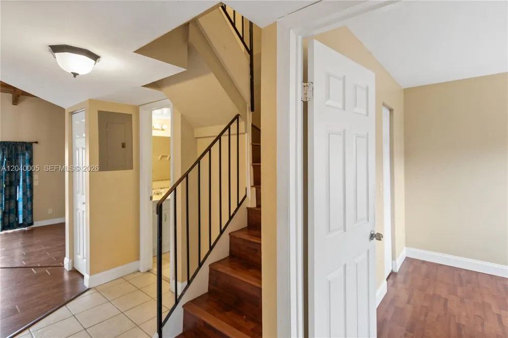 8021 SW 21st Ct Davie, FL 33324