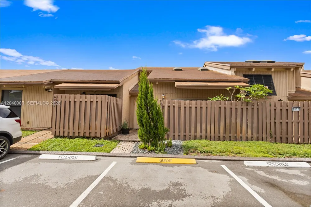 8021 SW 21st Ct Davie, FL 33324