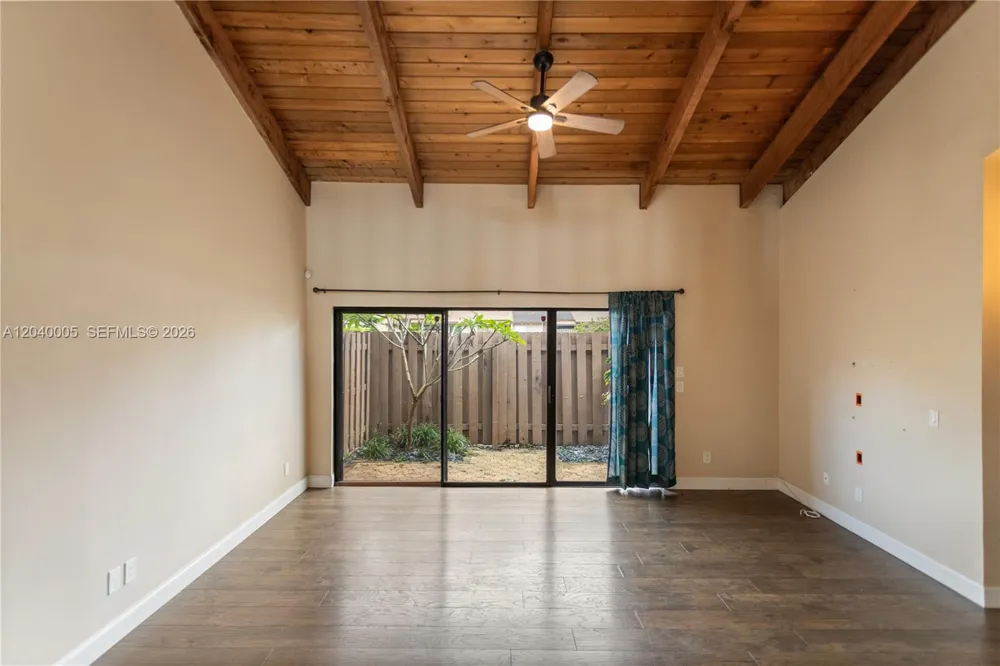 8021 SW 21st Ct Davie, FL 33324