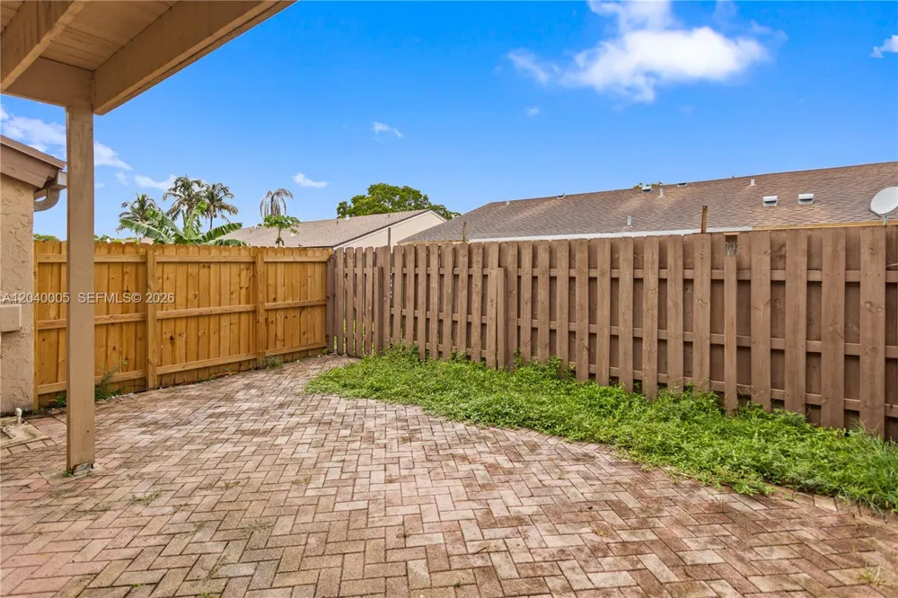 8021 SW 21st Ct Davie, FL 33324