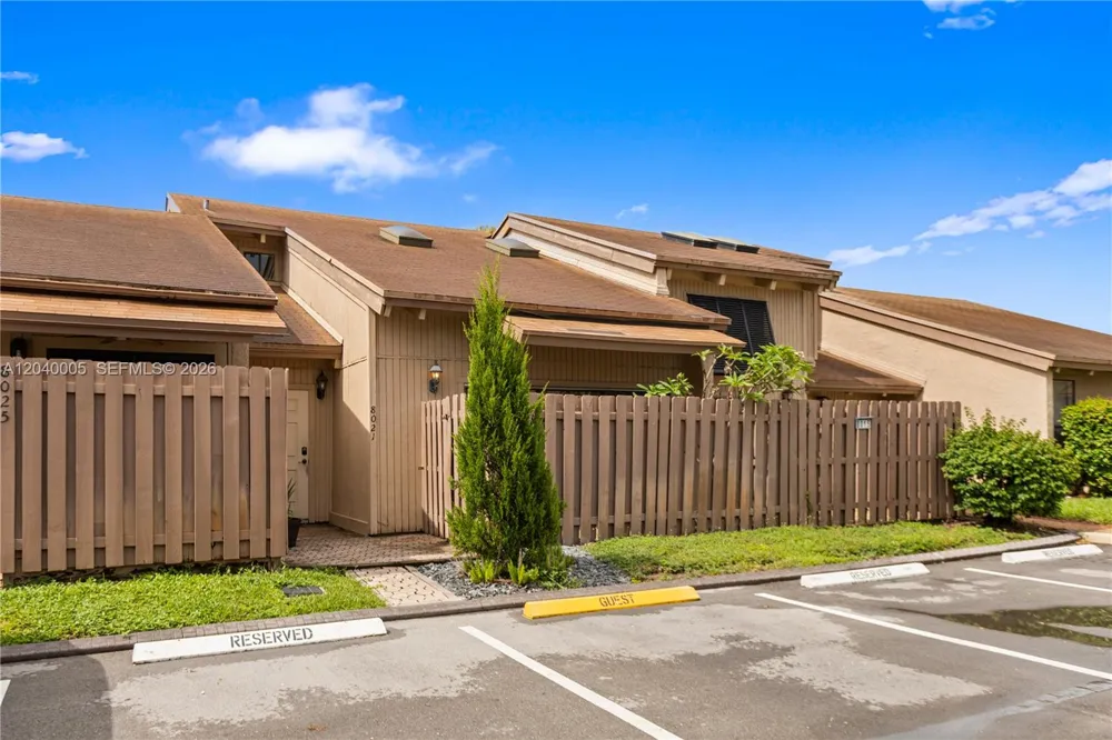 8021 SW 21st Ct Davie, FL 33324