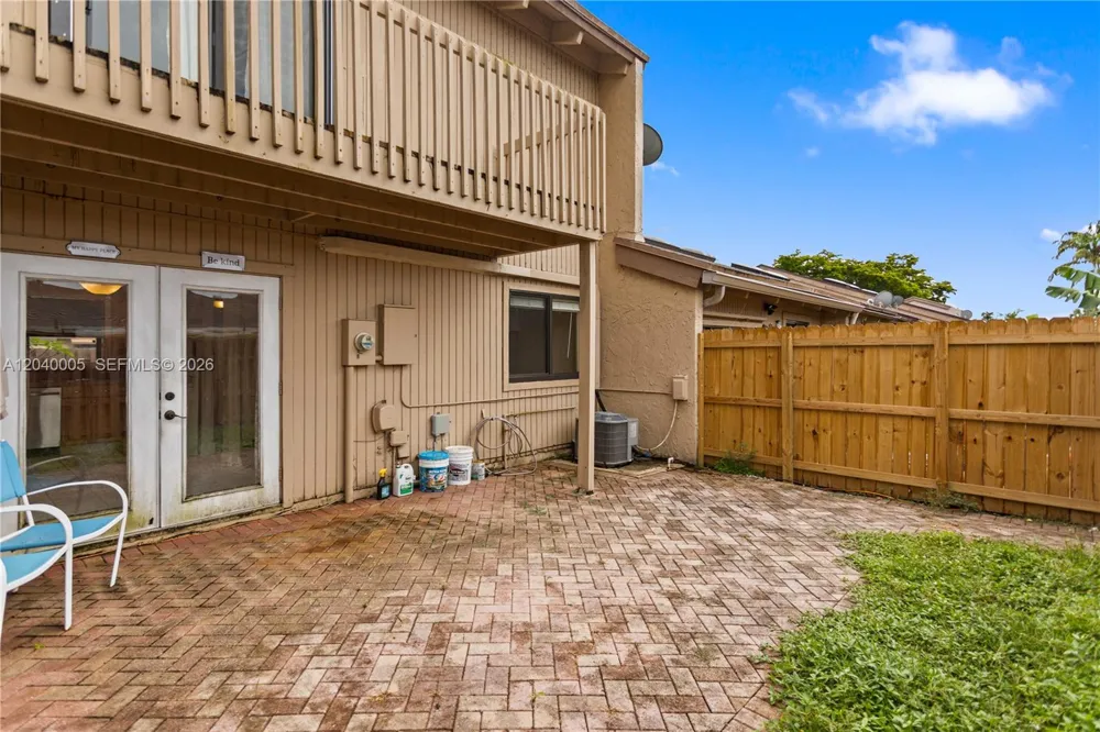 8021 SW 21st Ct Davie, FL 33324