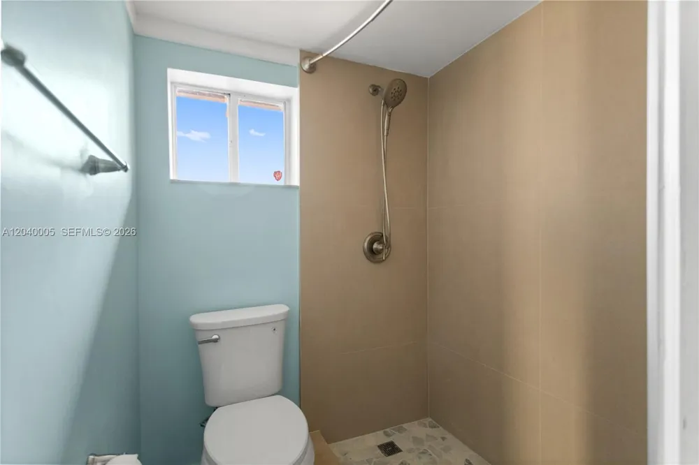 8021 SW 21st Ct Davie, FL 33324