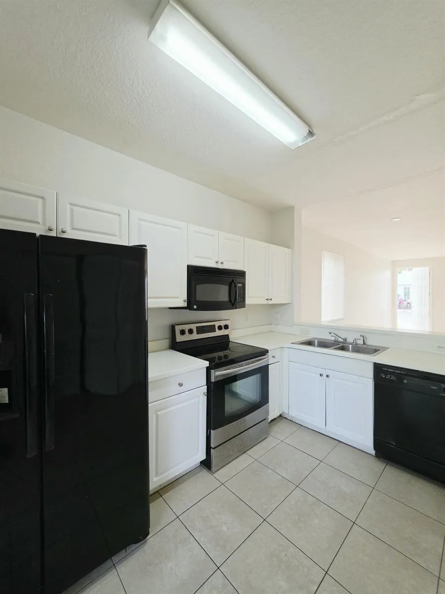 4154 Napoli Lake Drive Riviera Beach, FL 33410