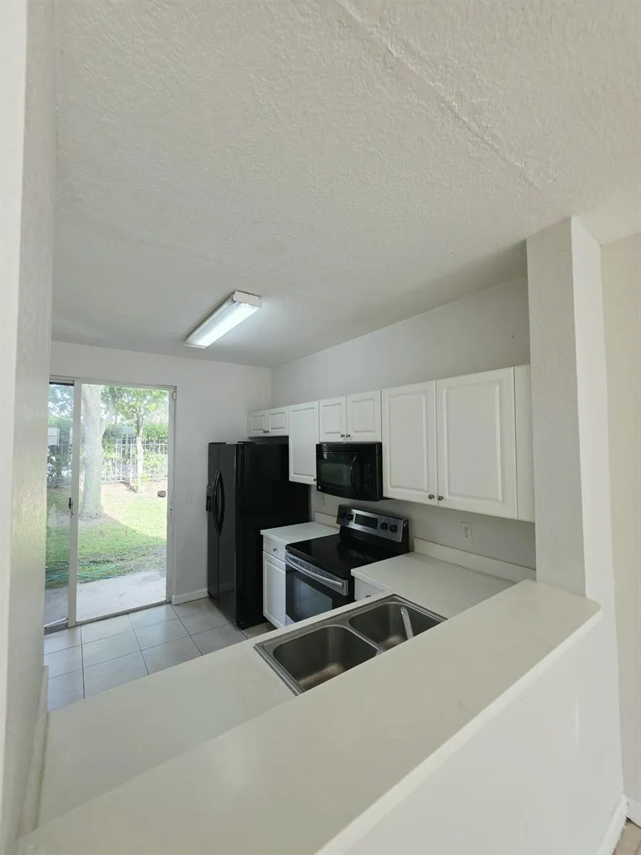 4154 Napoli Lake Drive Riviera Beach, FL 33410