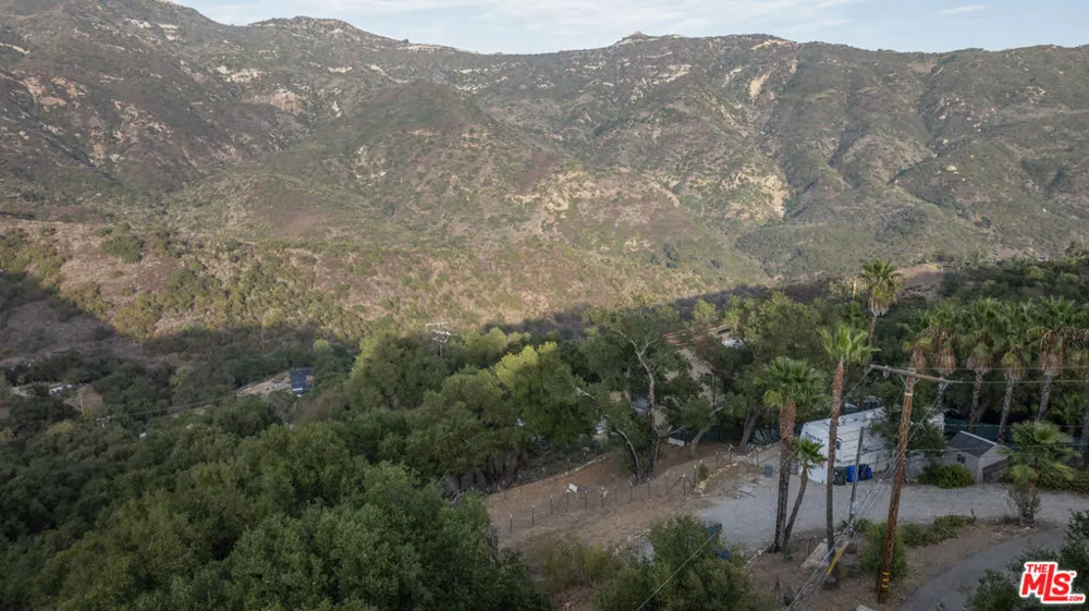 26235 Idlewild Way Malibu, CA 90265