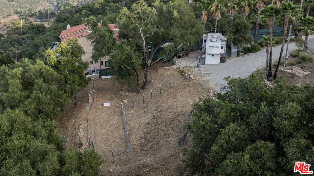 26235 Idlewild Way Malibu, CA 90265