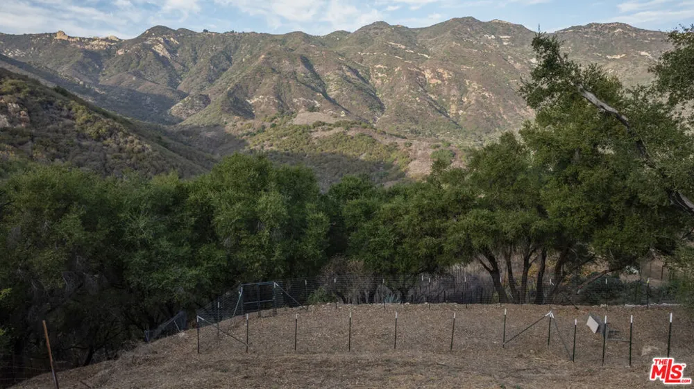 26235 Idlewild Way Malibu, CA 90265