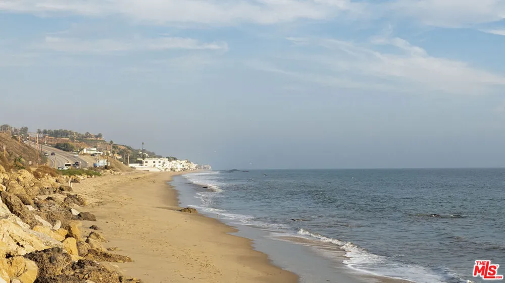26235 Idlewild Way Malibu, CA 90265