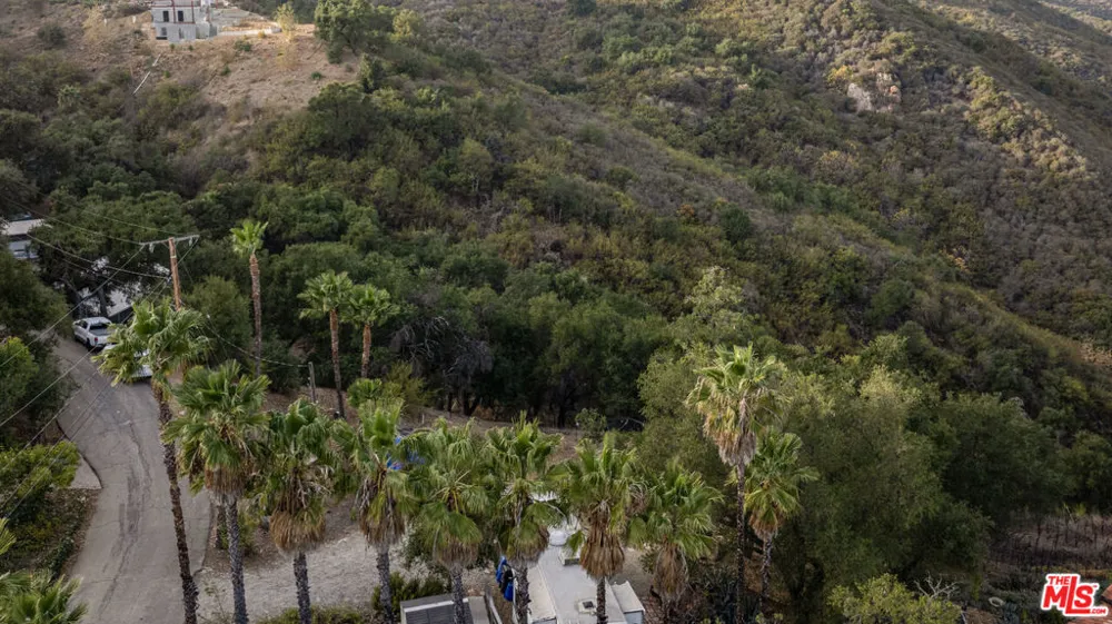 26235 Idlewild Way Malibu, CA 90265
