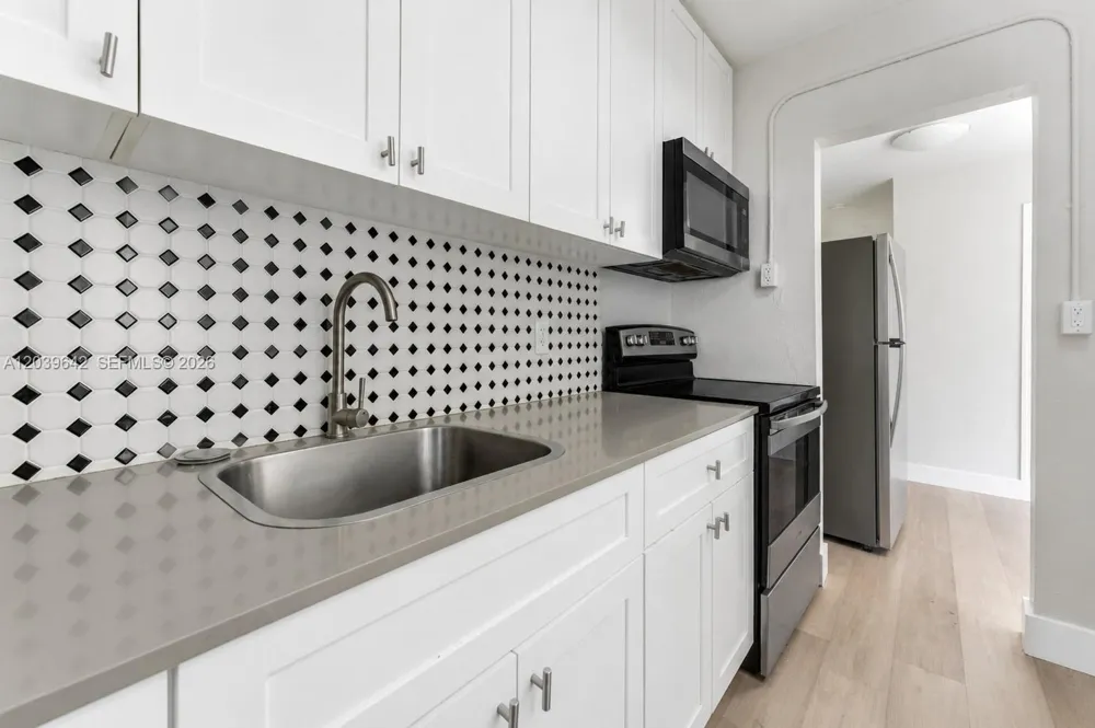 6647 SW 59th Pl #102 South Miami, FL 33143