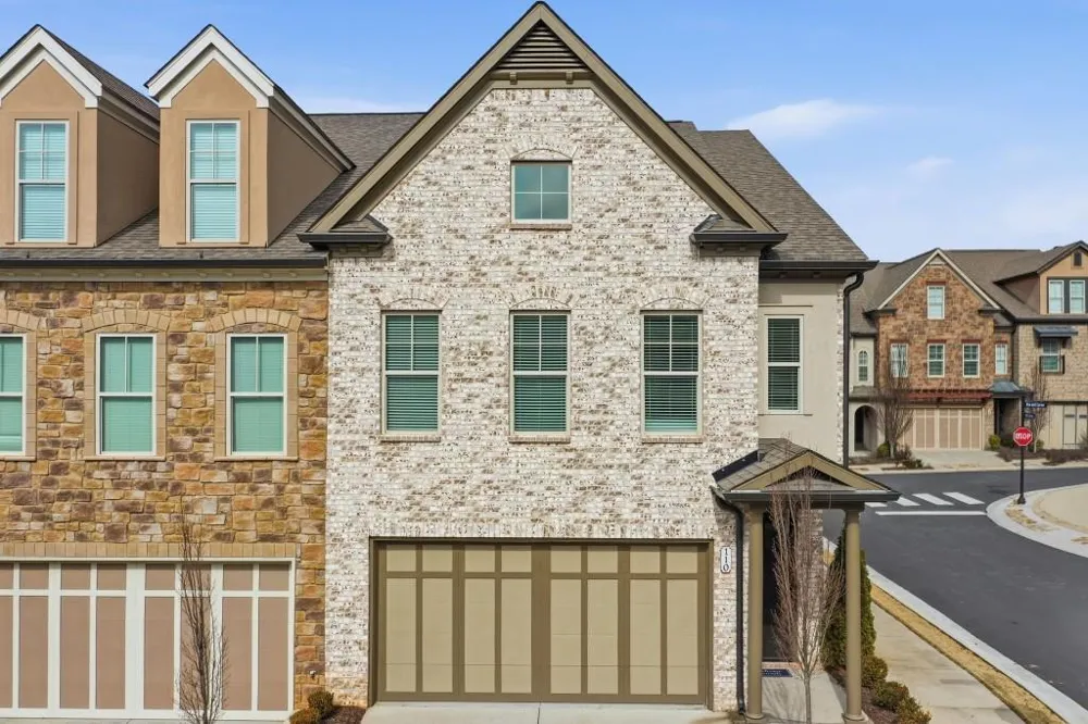 110 Via Roma Woodstock, GA 30189