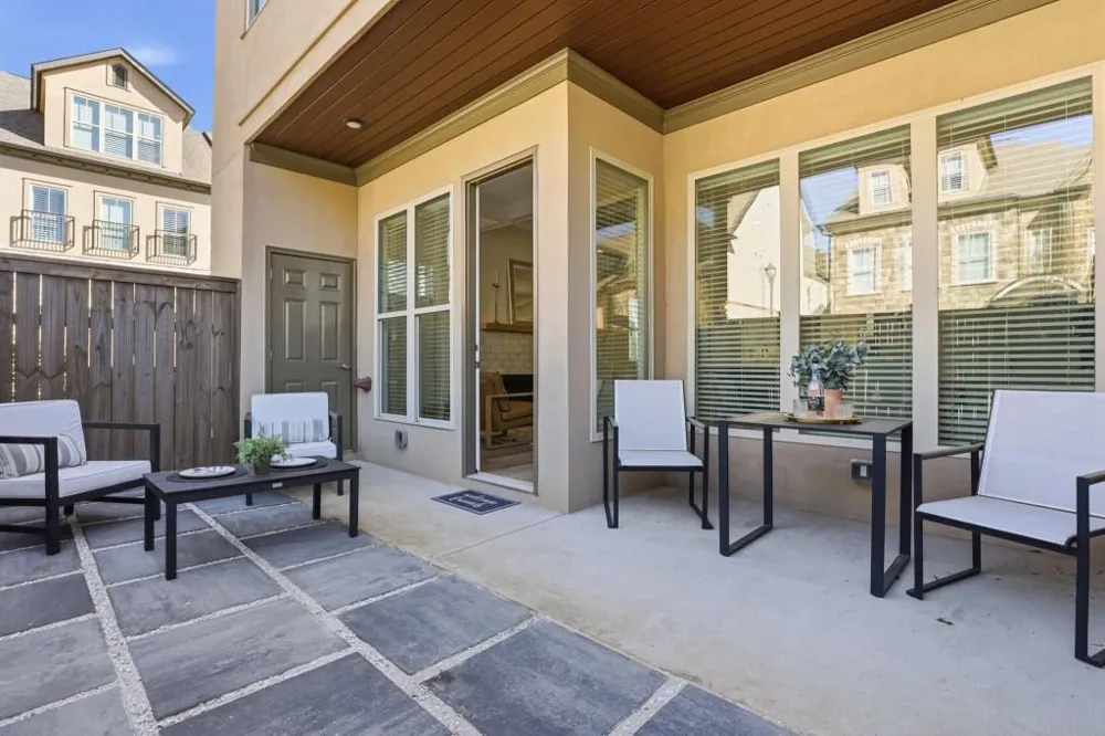 110 Via Roma Woodstock, GA 30189