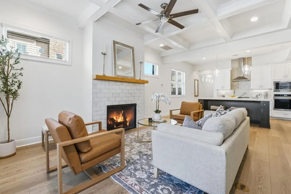 110 Via Roma Woodstock, GA 30189