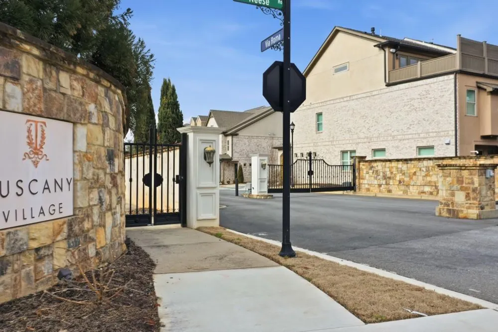 110 Via Roma Woodstock, GA 30189