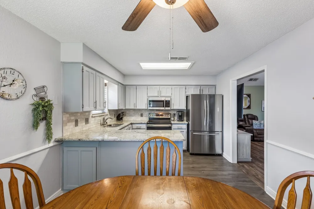 6417 Loma Vista Drive Watauga, TX 76148