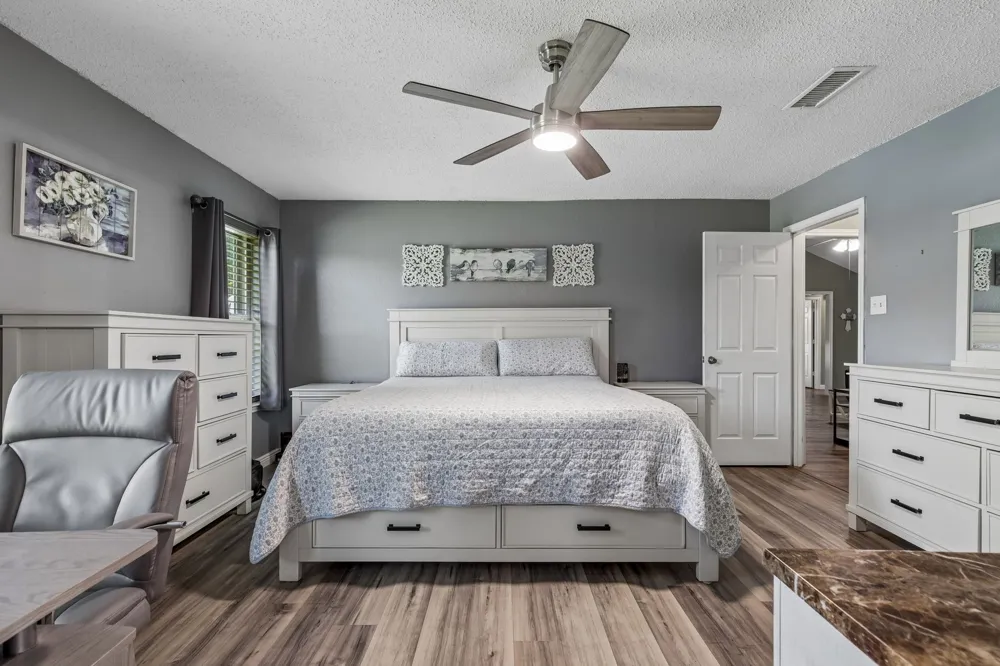 6417 Loma Vista Drive Watauga, TX 76148