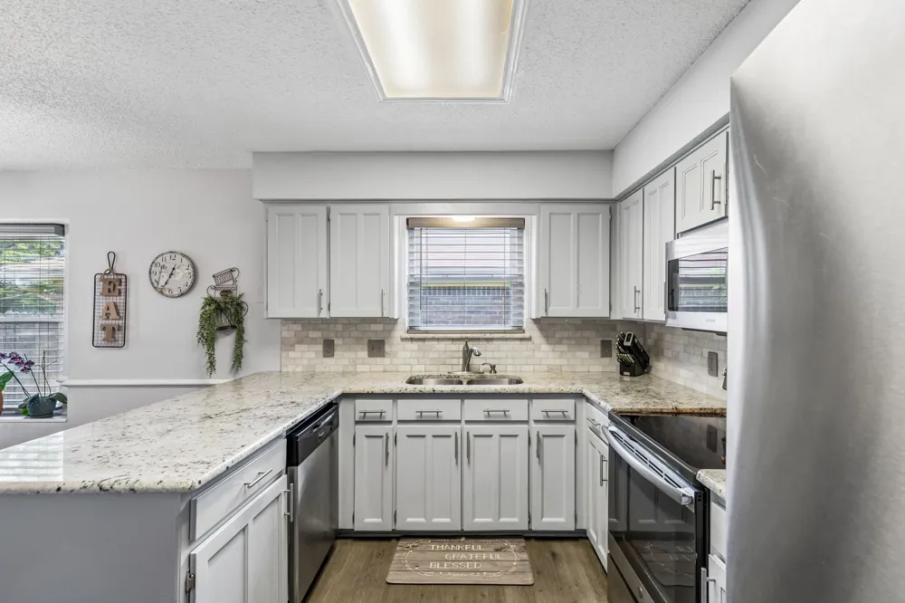 6417 Loma Vista Drive Watauga, TX 76148