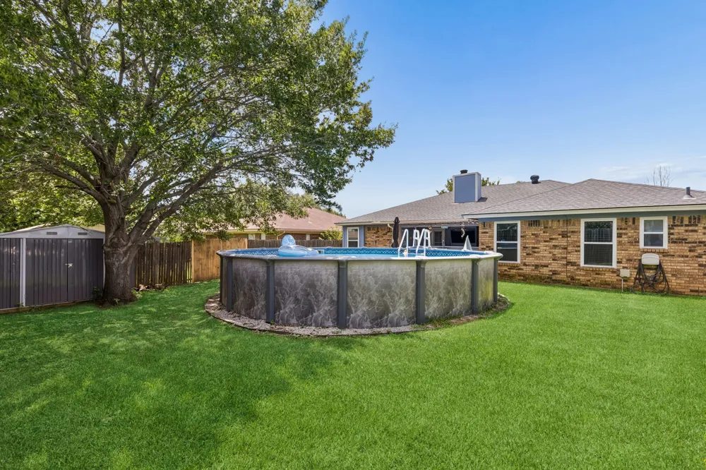 6417 Loma Vista Drive Watauga, TX 76148
