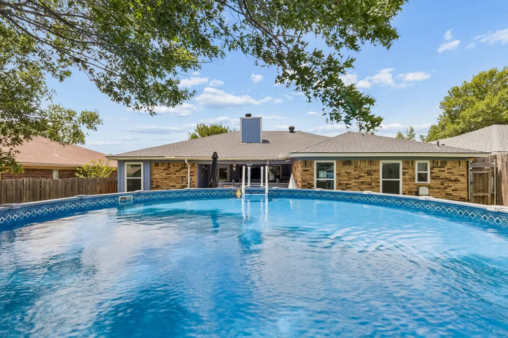 6417 Loma Vista Drive Watauga, TX 76148
