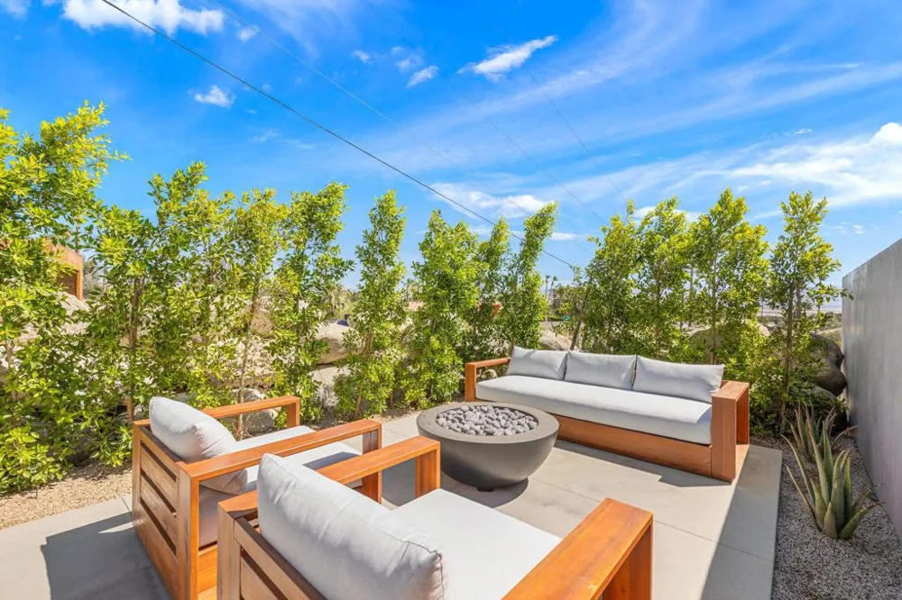 775 W Cabrillo Road Palm Springs, CA 92262