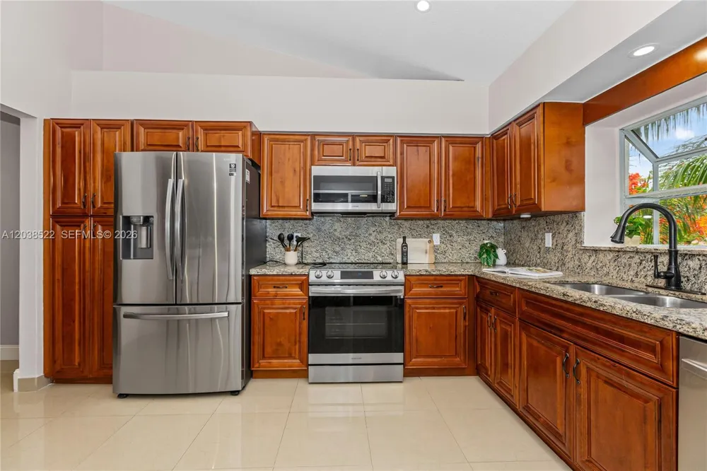 9237 NW 9th Pl #9237 Plantation, FL 33324