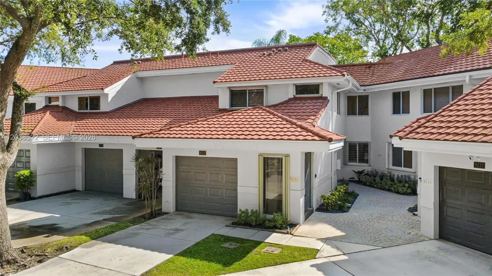 9237 NW 9th Pl #9237 Plantation, FL 33324